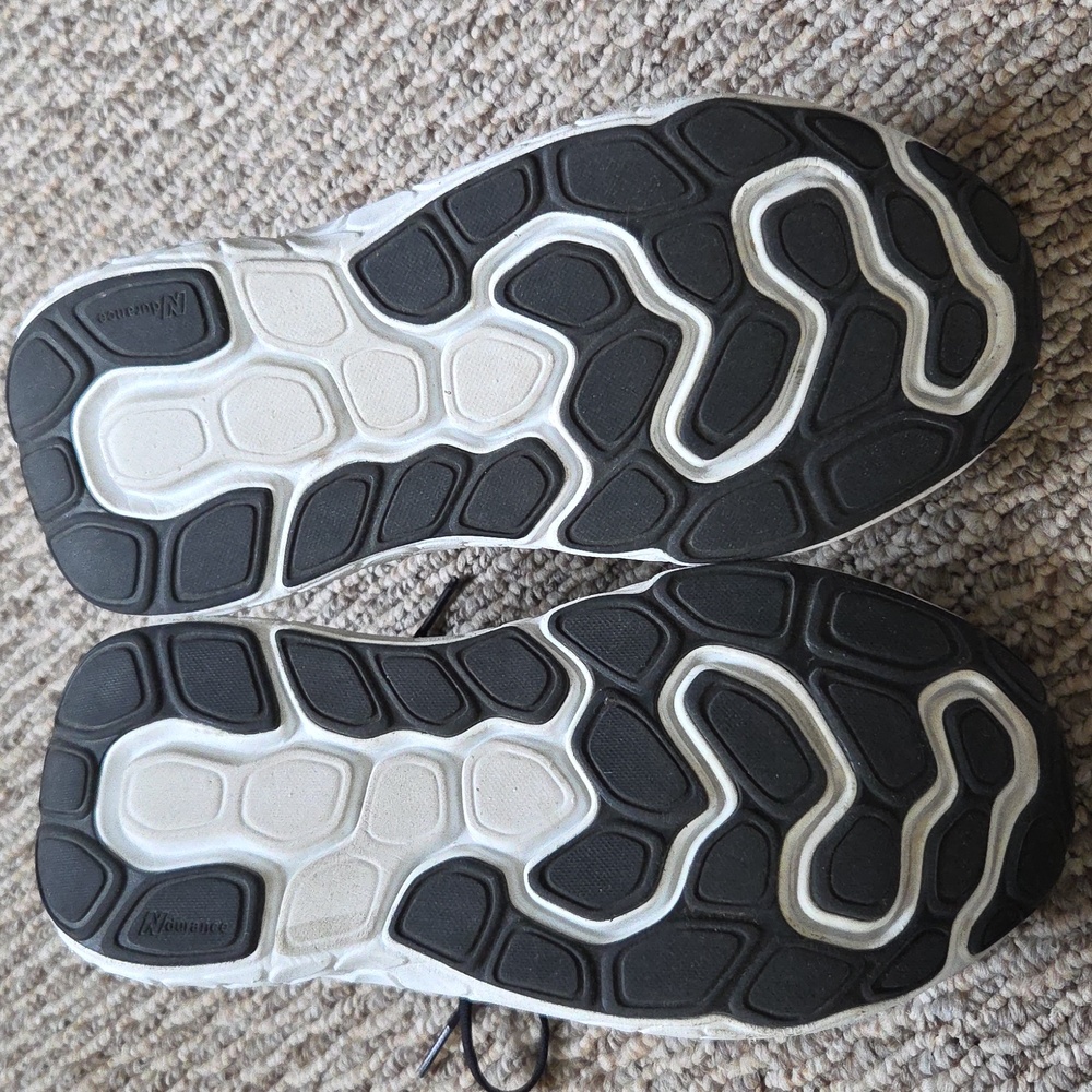 New Balance Women's Black and White Cushioned Running Shoes - Picture 6 of 8